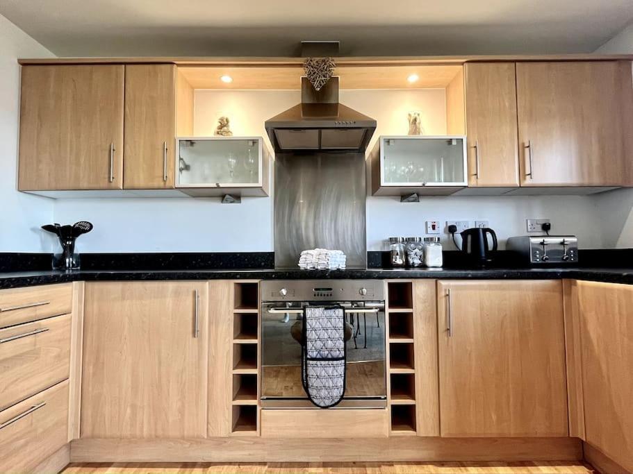 Beachfront Bliss With Spectacular Views Llanelli Exteriér fotografie