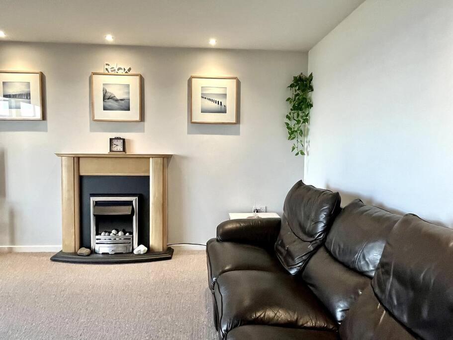 Beachfront Bliss With Spectacular Views Llanelli Exteriér fotografie