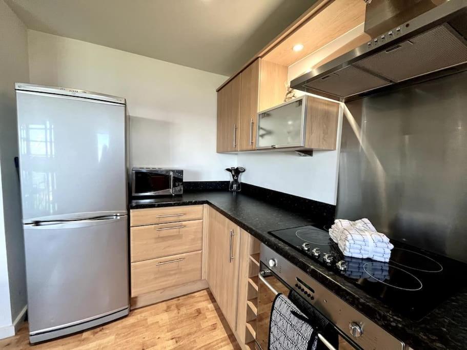 Beachfront Bliss With Spectacular Views Llanelli Exteriér fotografie