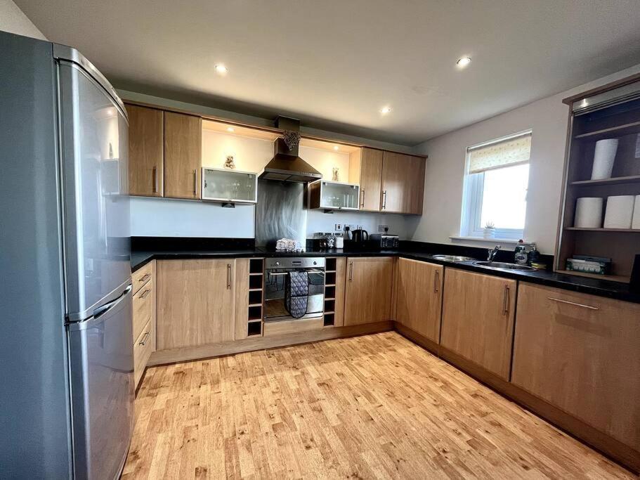 Beachfront Bliss With Spectacular Views Llanelli Exteriér fotografie