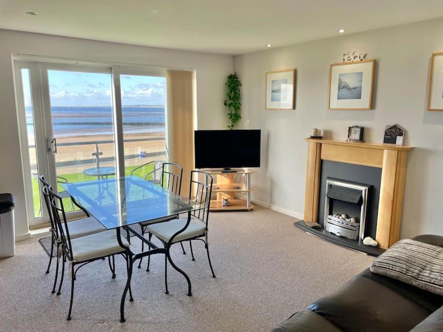 Beachfront Bliss With Spectacular Views Llanelli Exteriér fotografie