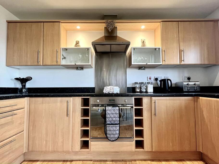 Beachfront Bliss With Spectacular Views Llanelli Exteriér fotografie